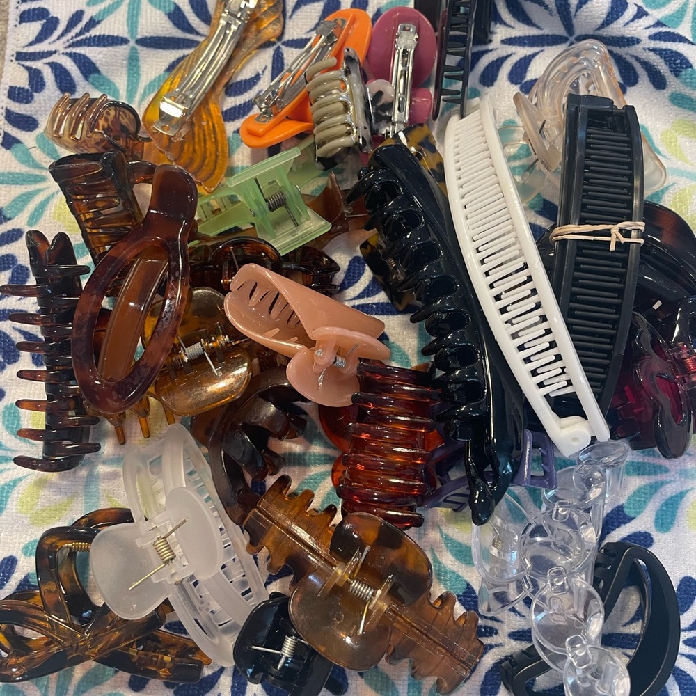 32 Mixed Assorted Hair Clips and Claws - Neutral & Clear Colors